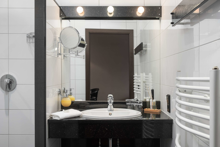 Bathroom 4, Hetzel Hotel Stuttgart, Stuttgart