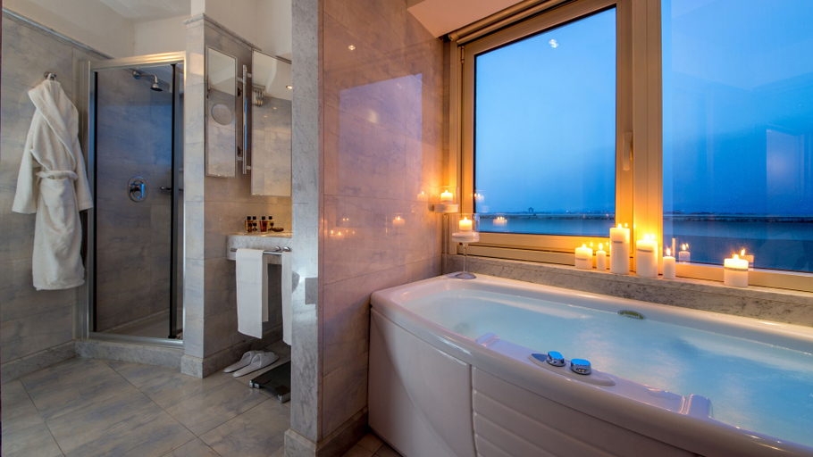 Bathroom 4, Enea Hotel Aprilia, Latina