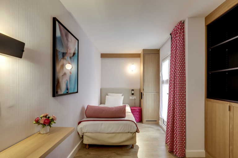 Bedroom 3, Alexandrine Opera, Paris