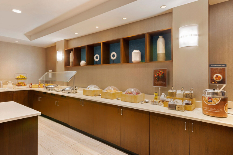 Food & Drinks 4, SpringHill Suites by Marriott Newark Liberty International, Newark