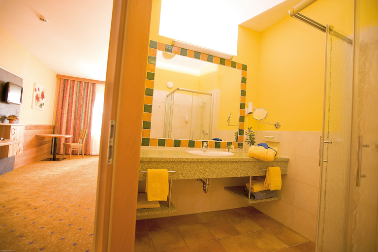 Bathroom 5, Thermenhotel PuchasPLUS, Güssing