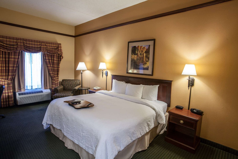 Bedroom 4, Hampton Inn & Suites Stillwater, Payne