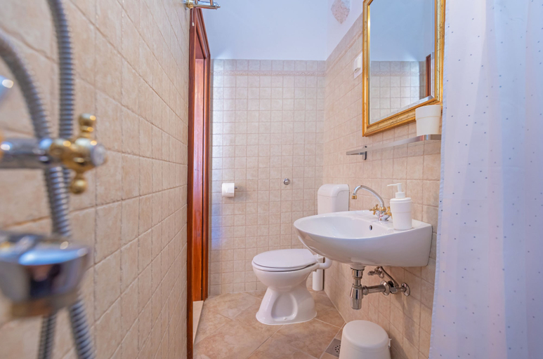 Bathroom 3, Apartments Cathedral, Dubrovnik