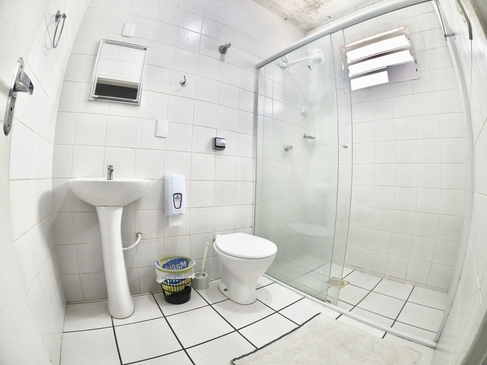 Bathroom 4, World Hostel, Florianopolis