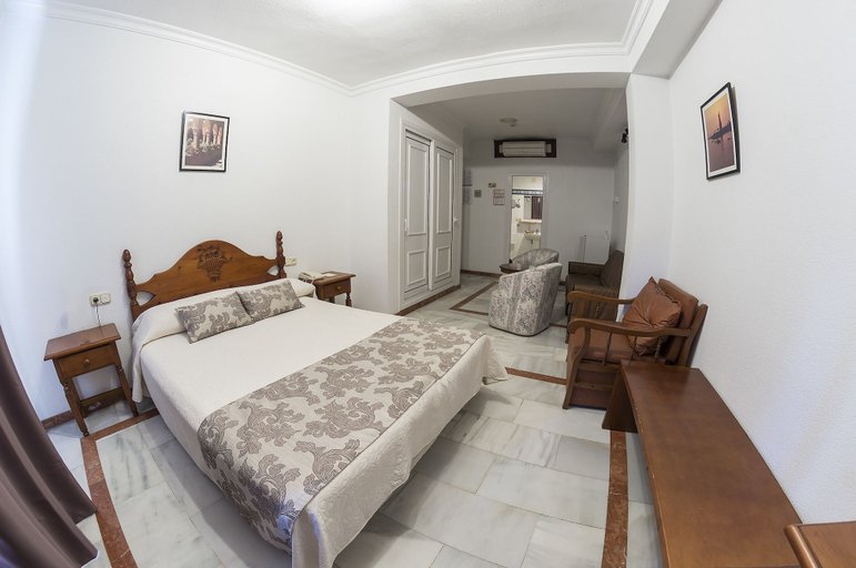 Bedroom 4, Hotel La Pinta, Huelva