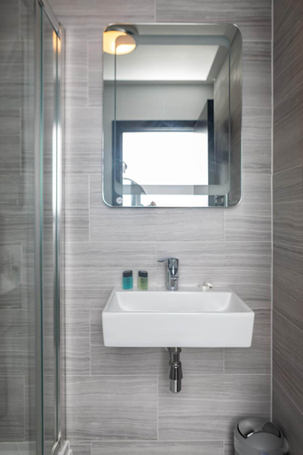 Bathroom 3, Paddington Park Hotel, London