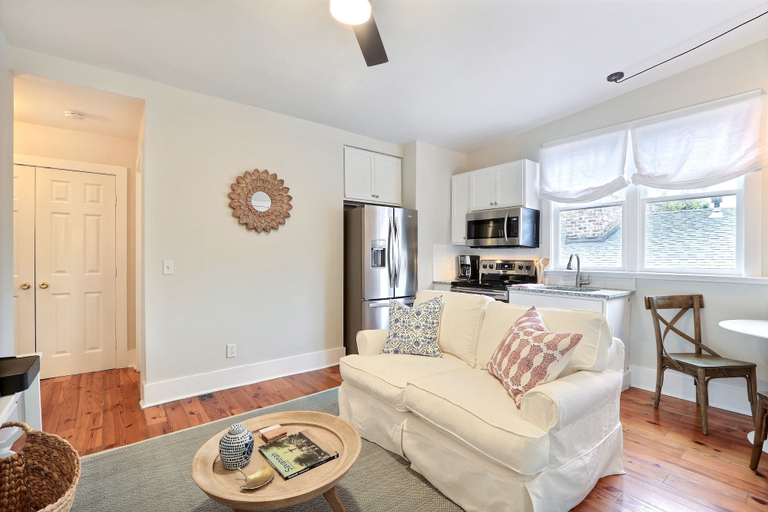 Others 5, Gallery Stays - Parkside Loft, Chatham