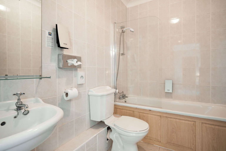 Bathroom 4, The Dolphin Hotel, Norfolk