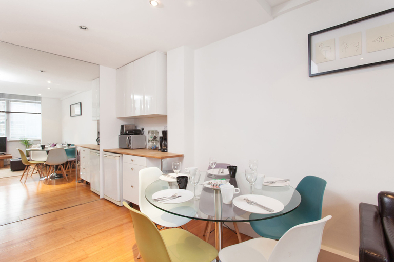 Others 4, Spacious Apartment Berwick St &Oxford St, London