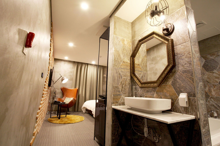 Bathroom 4, Hotel De Ciel, Jungnang