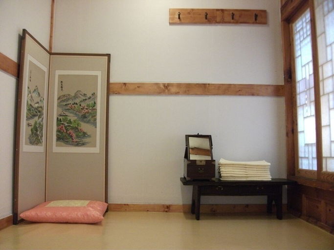Bedroom 2, Hyosundang, Jongno