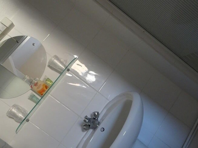 Bathroom 4, The Heidi Bed & Breakfast, Sefton