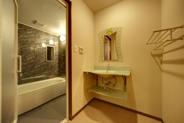 Bathroom 5, AJ Resort Island Ikeijima, Uruma