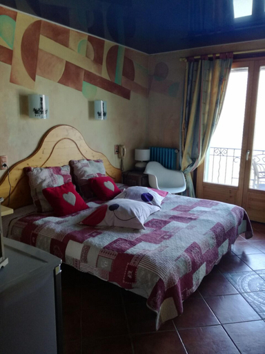 Bedroom 3, Weekend Hotel Les Pieds dans l'Eau, Savoie
