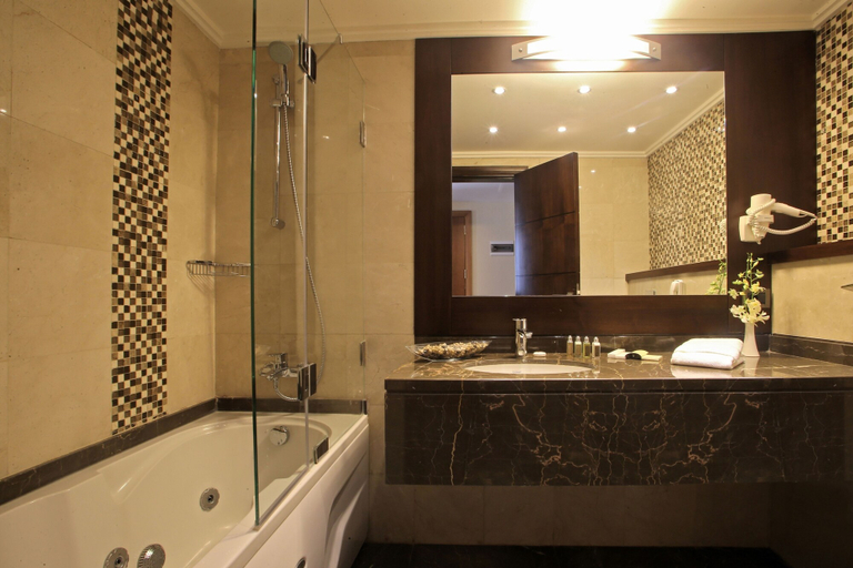Bathroom 5, Lancaster Hotel Raouche, Beirut