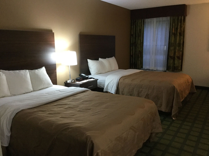 Bedroom 3, Quality Inn Arcola, Douglas