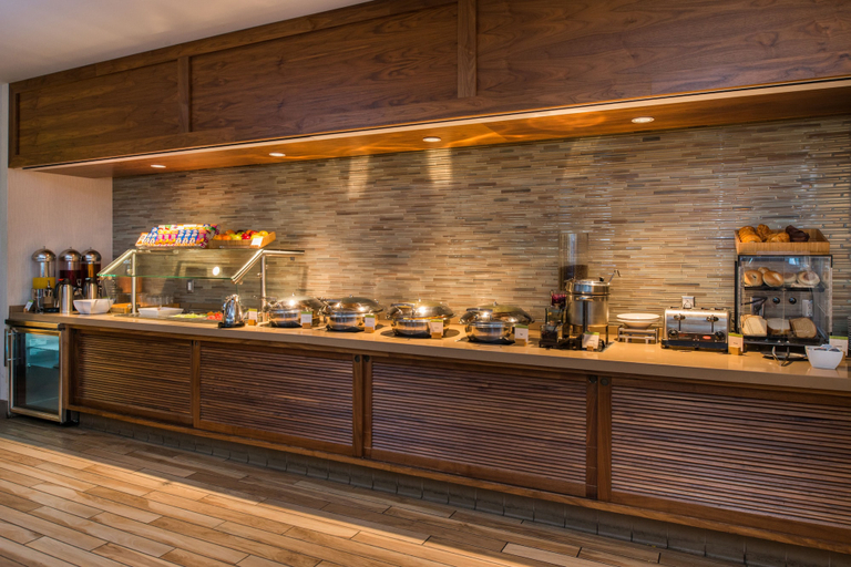 Food & Drinks 5, DoubleTree by Hilton LAX - El Segundo, Los Angeles