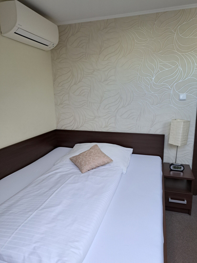 Bedroom 3, Hotel Galanta, Galanta