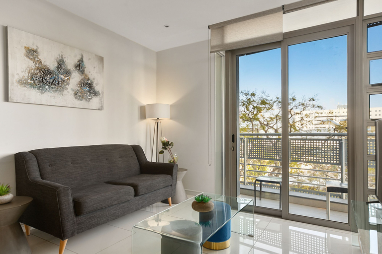 Others 4, Easy Stay - The Median, City of Johannesburg