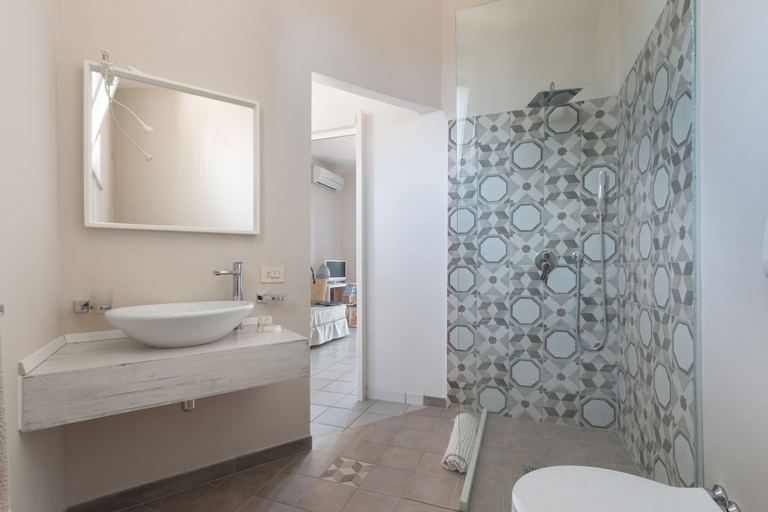 Bathroom, Tenuta Terenzano, Lecce