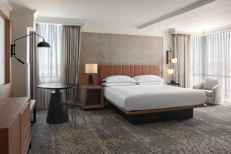 Bedroom 3, Sheraton Parkway Toronto North Hotel & Suites, York