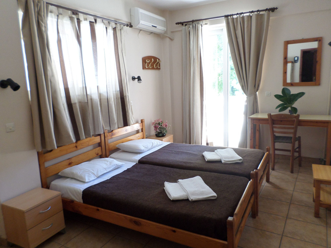 Bedroom 4, Tina Economy Hotel, Crete