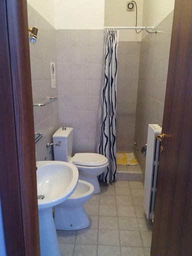 Bathroom 5, Ostello Ortensi, Viterbo