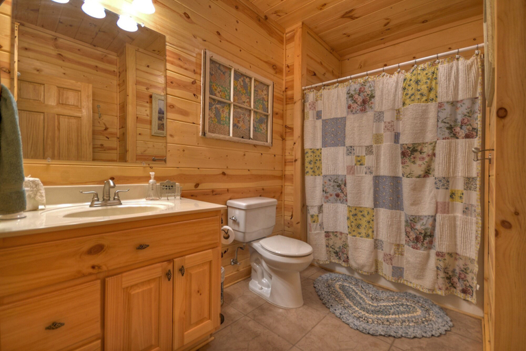 Bathroom 4, Sweetwater Escape, Fannin