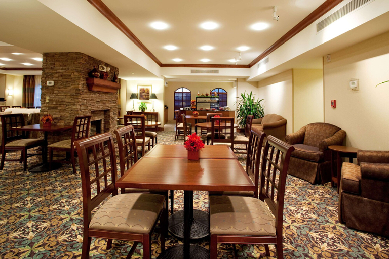 Food & Drinks 5, Sonesta ES Suites Baton Rouge University at Southgate, East Baton Rouge