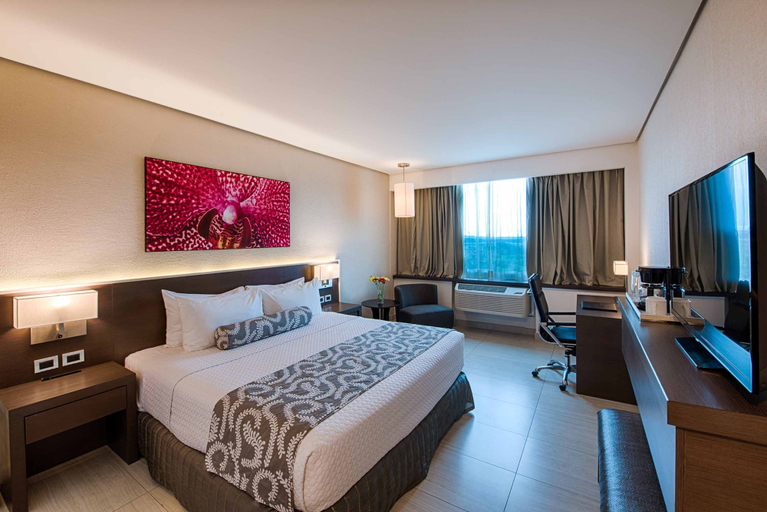Bedroom 5, Crowne Plaza PANAMA AIRPORT by IHG, Panamá