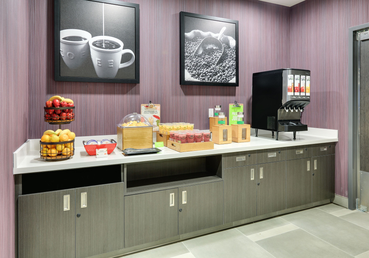 Food & Drinks 5, Hampton Inn by Hilton Irvine Spectrum/Lake Forest, Orange