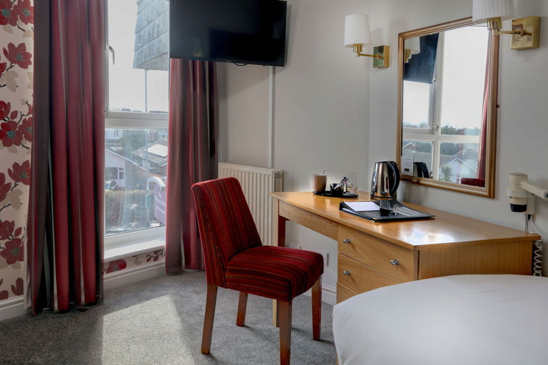 Bedroom 2, The Hillcrest Hotel, Halton