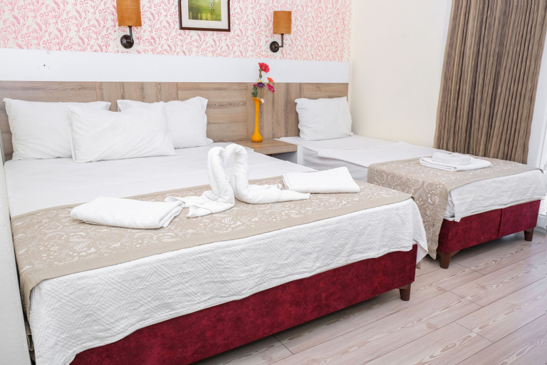 Bedroom 2, Beldibi Beach Hotel, Antalya