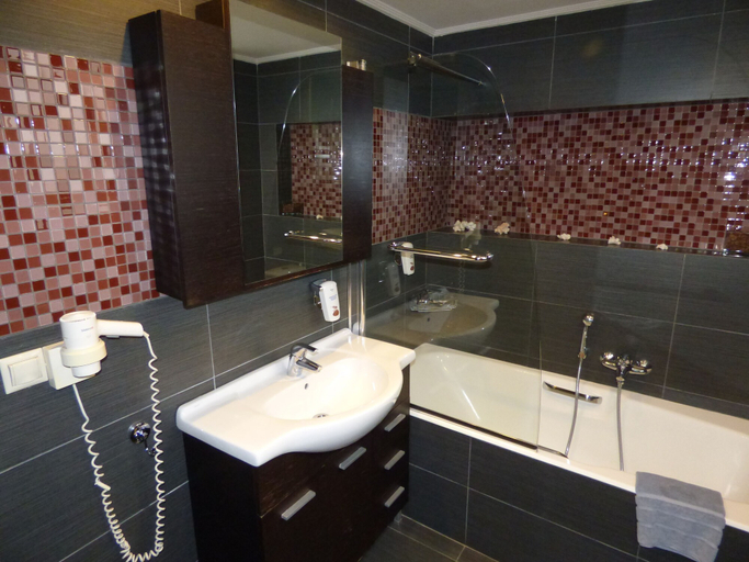 Bathroom 5, Athens Habitat, Attica
