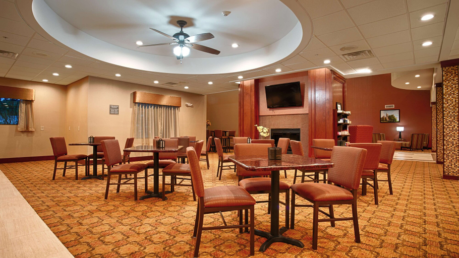 Food & Drinks 5, Best Western Plus Finger Lakes Inn & Suites, Cortland