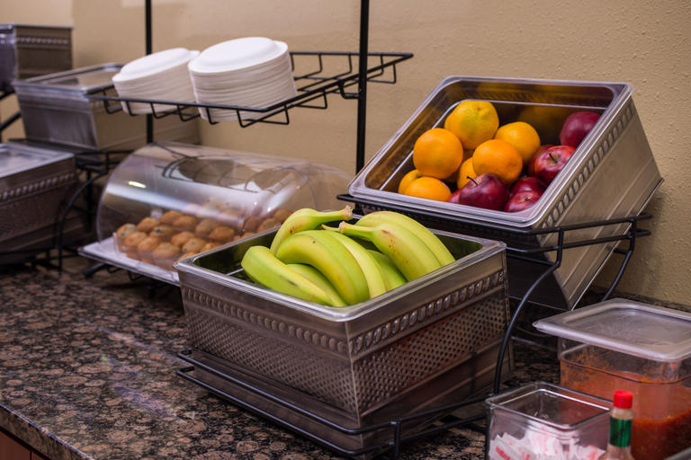 Food & Drinks 5, Best Western Ambassador Inn & Suites, Sauk