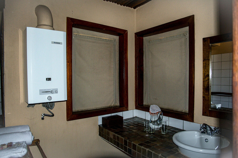 Bathroom 4, Xaus Lodge, Siyanda