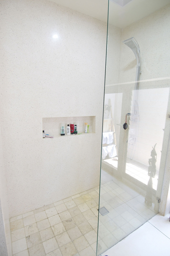 Bathroom 4, Villa Costa Sanur, Denpasar