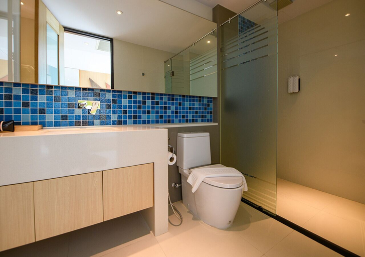 Bathroom 5, Deep Blue Z10 Pattaya, Pattaya
