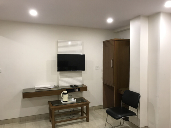 Others 5, Hotel Avtar At New Delhi Railway Station, West