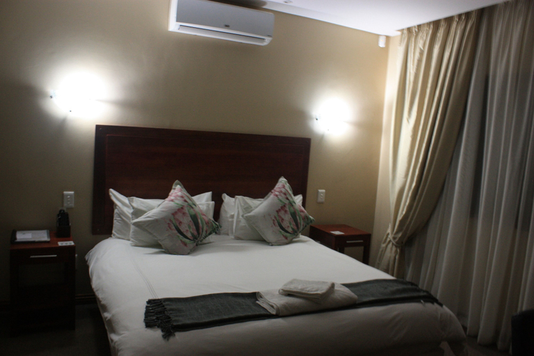 Bedroom 3, Over The Moon Guesthouse, City of Johannesburg