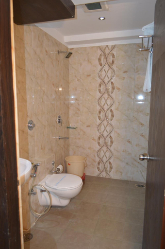 Bathroom 3, Hotel Galaxy, Kaushambi