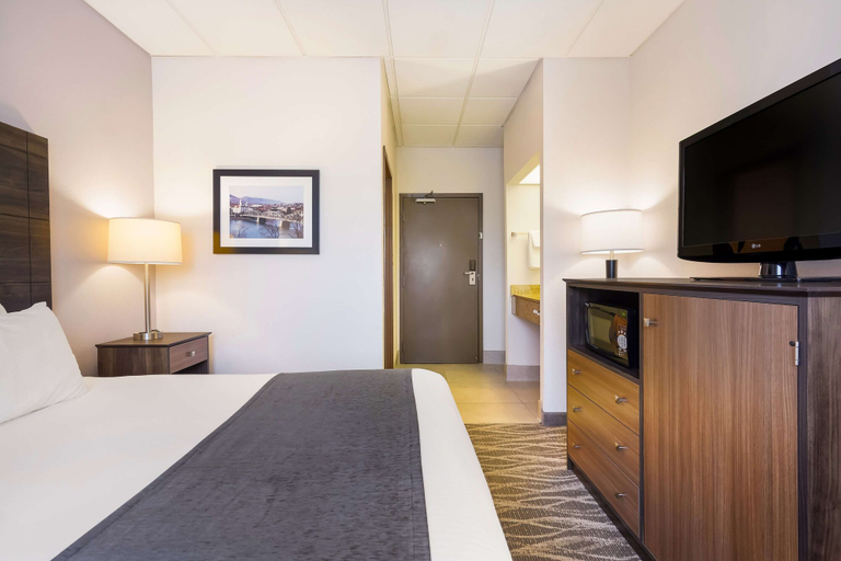 Bedroom 3, Best Western Lock Haven, Clinton