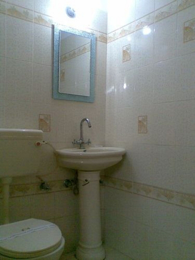 Bathroom 4, Hotel Imperial, Jaisalmer