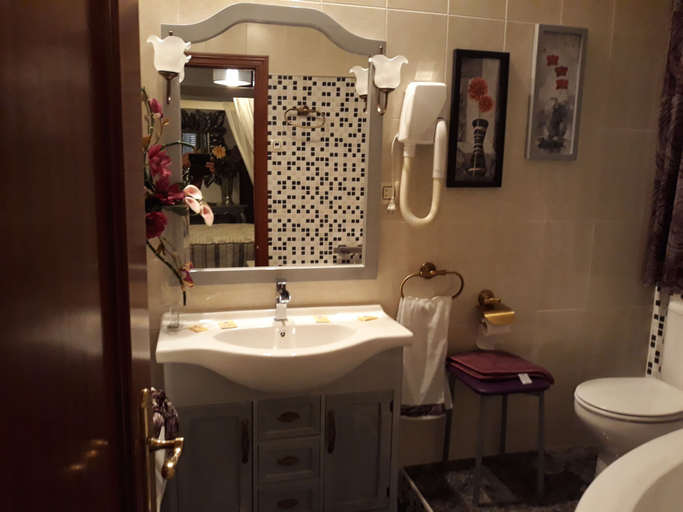 Bathroom 3, Hotel San Cristobal, Ciudad Real