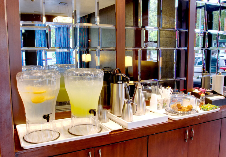 Food & Drinks 5, The Ridge Hotel, New York