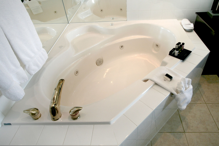 Bathroom 5, Foxwood Inn & Suites, Division No. 11