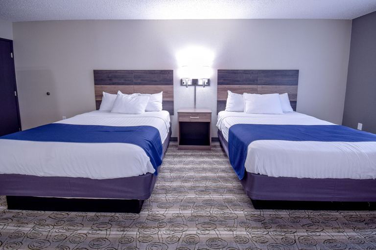 Bedroom 3, Days Inn & Suites by Wyndham Wisconsin Dells, Sauk