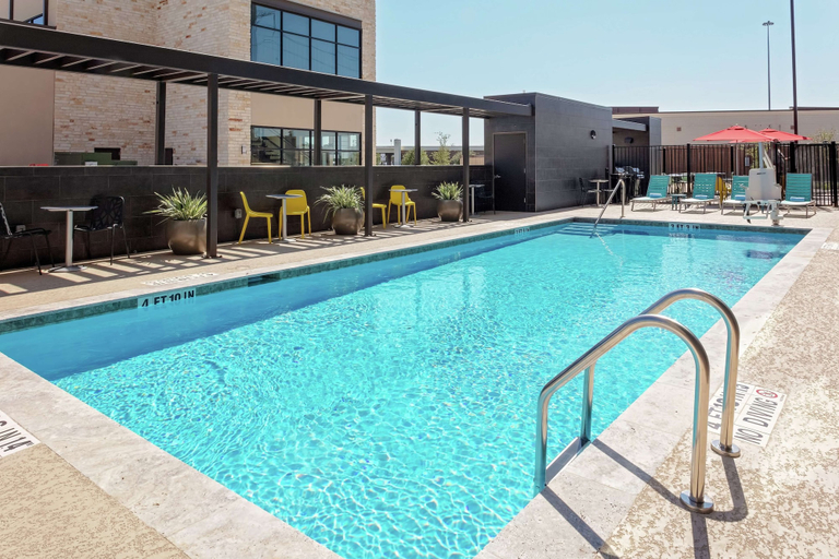 Sport & Beauty, Home2 Suites by Hilton Rosenberg/Sugar Land Area, Fort Bend