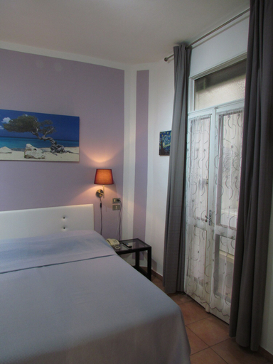Bedroom 3, Althea Rooms, Florence